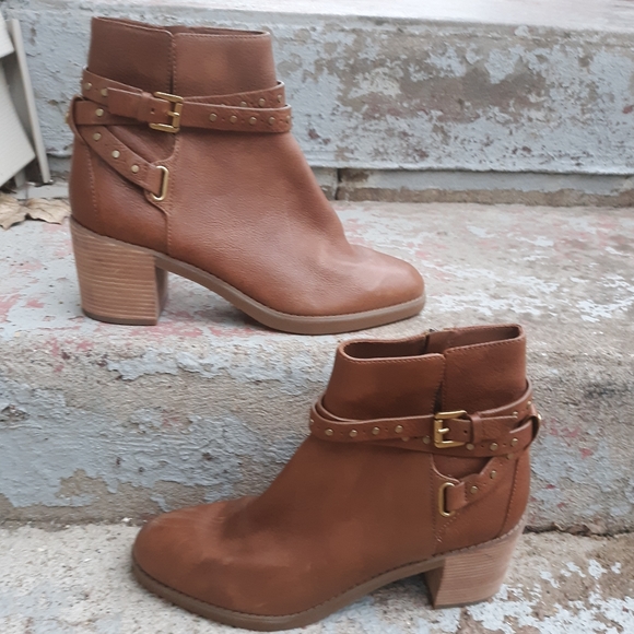 Michael Kors Shoes - Michael Kors Fawn Leather Ankle Bootie size 9.5